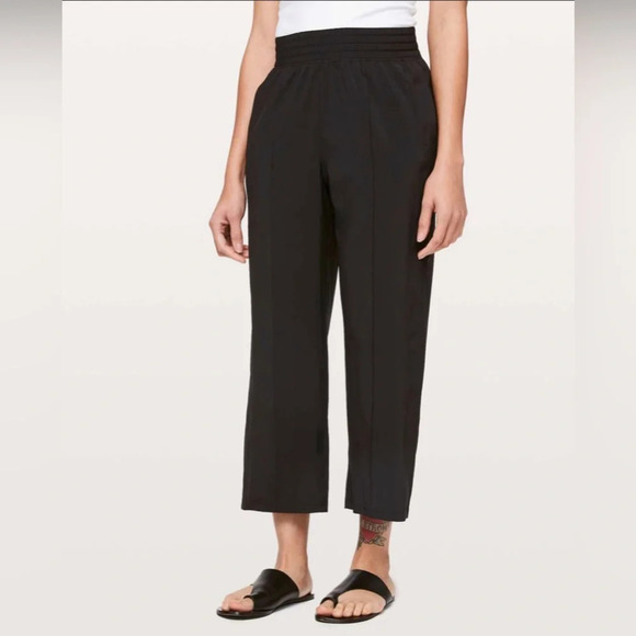 Lululemon Wanderer Crop
Black sz 6 - Picture 3 of 5